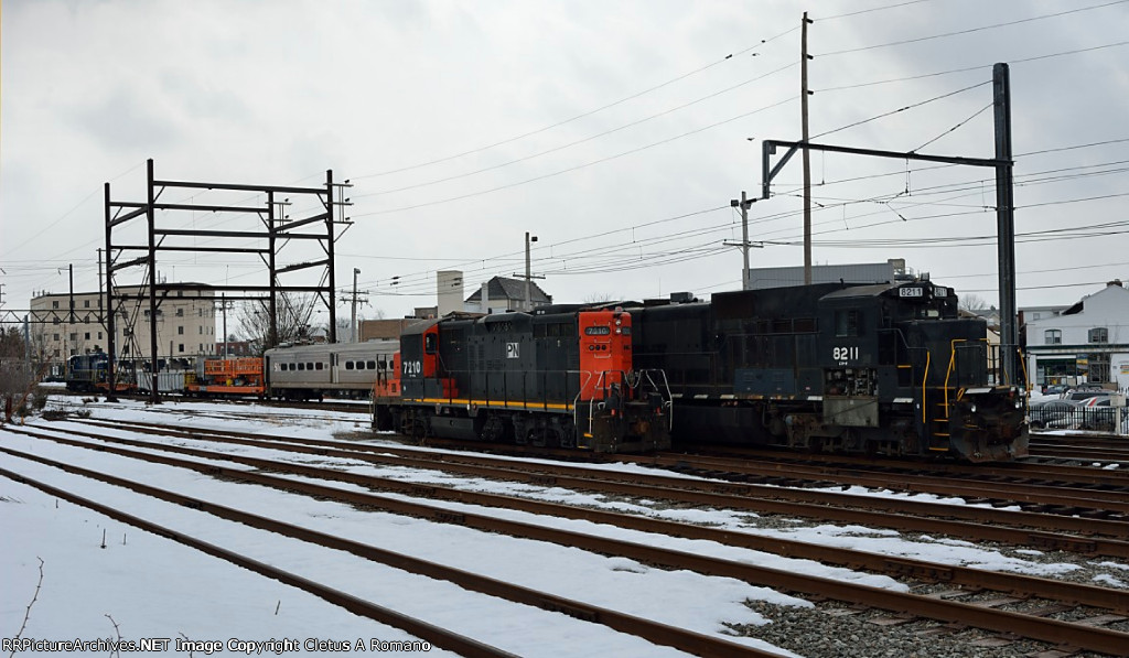 overview-of-lansdale-yard-septa-wire-train-inthe-background